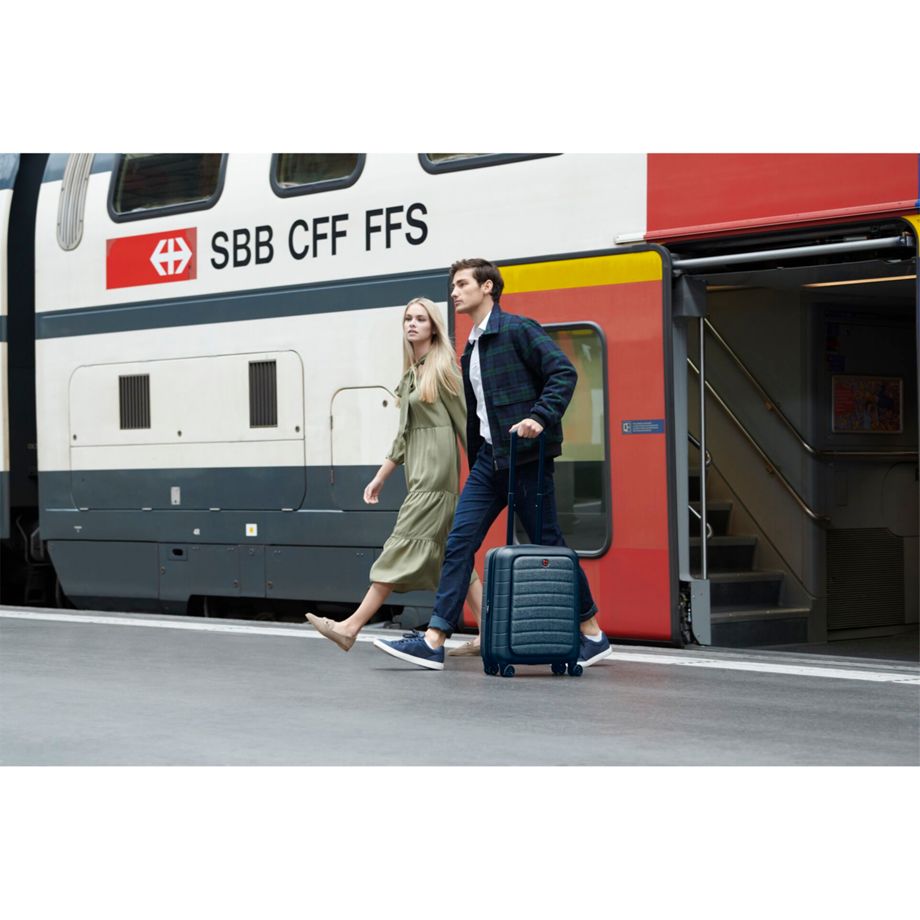 Wenger Syntry Carry-On Wheeled Gear Bag black/grey - Image 7